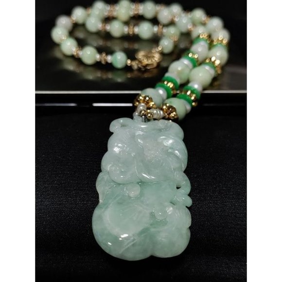 Vintage Jewelry - Vintage Jadeite and Pearl Beaded Strand Carved Gold Plated Necklace and Pendant